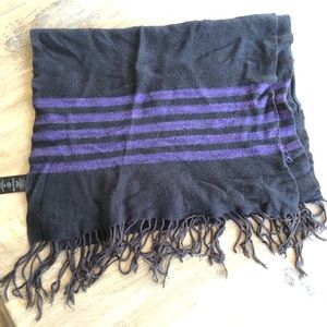 H&M Scarf in black and purple